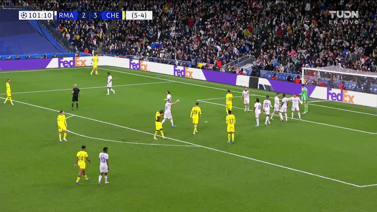 ¡TIRO ATAJADO! disparo por Kai Havertz.