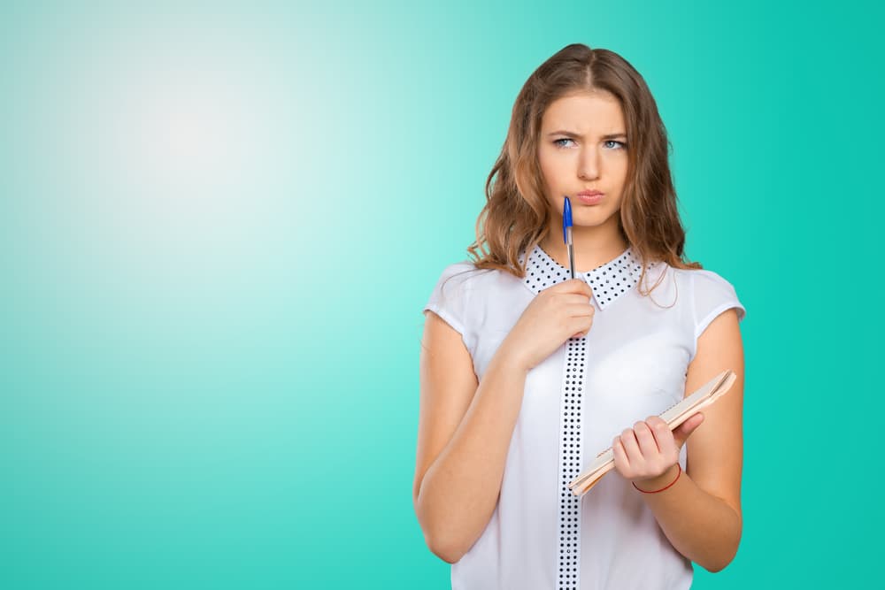 Luego es hora de pensar a conciencia qué quieres conseguir con este ritual de luna nueva. ¿Atraer prosperidad, conseguir un aumento, encontrar e iniciar un nuevo camino?