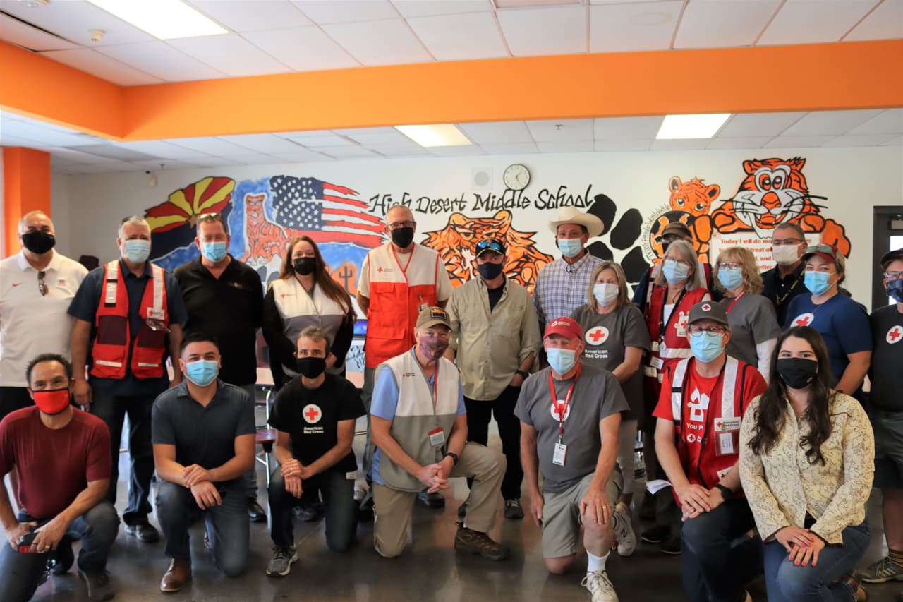 Kelly también escribió al secretario de Agricultura, Tom Vilsack, y al secretario del Interior, Deb Haaland, solicitando el despliegue de equipos federales de respuesta a emergencias en áreas quemadas y otra ayuda.