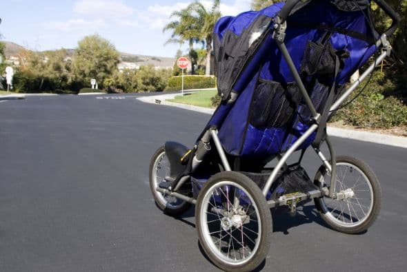 Estás características son prácticas, pero pueden cambiar la forma en que el cochecito se pliega. Piensa si realmente las aprovecharás antes de comprarlo.