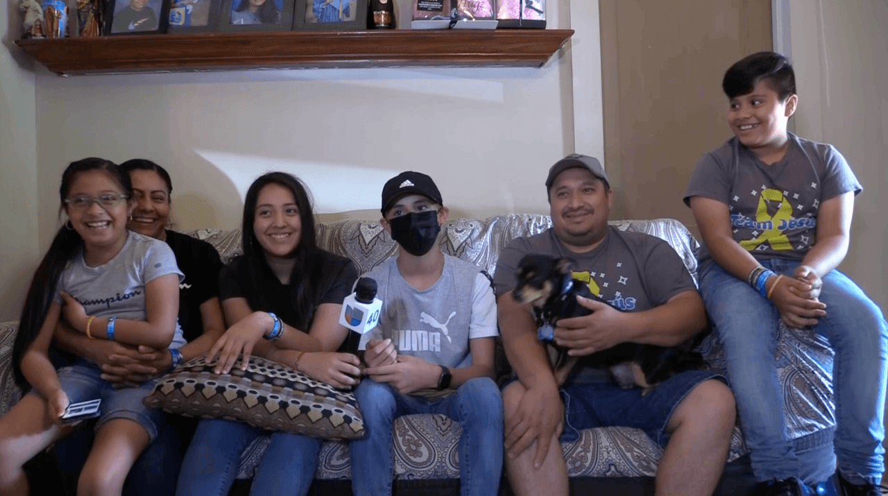 “En esta familia nadie lucha solo”: hermanos hispanos unidos por donación de médula ósea para curar la leucemia 