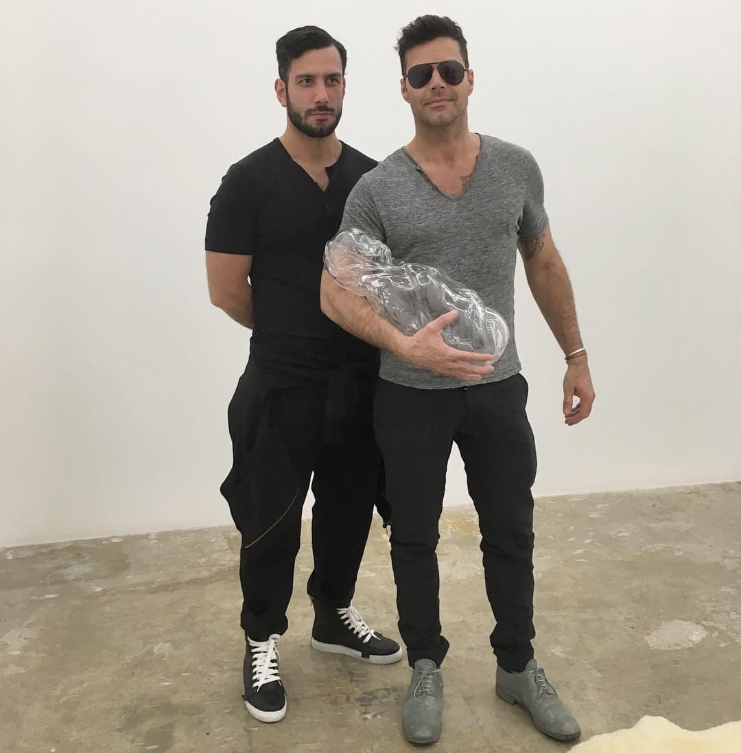 Aunque aún no se sabe si la pareja quiere más hijos, algunas fotografías se han convertido en un mensaje para sus fans.
<br>