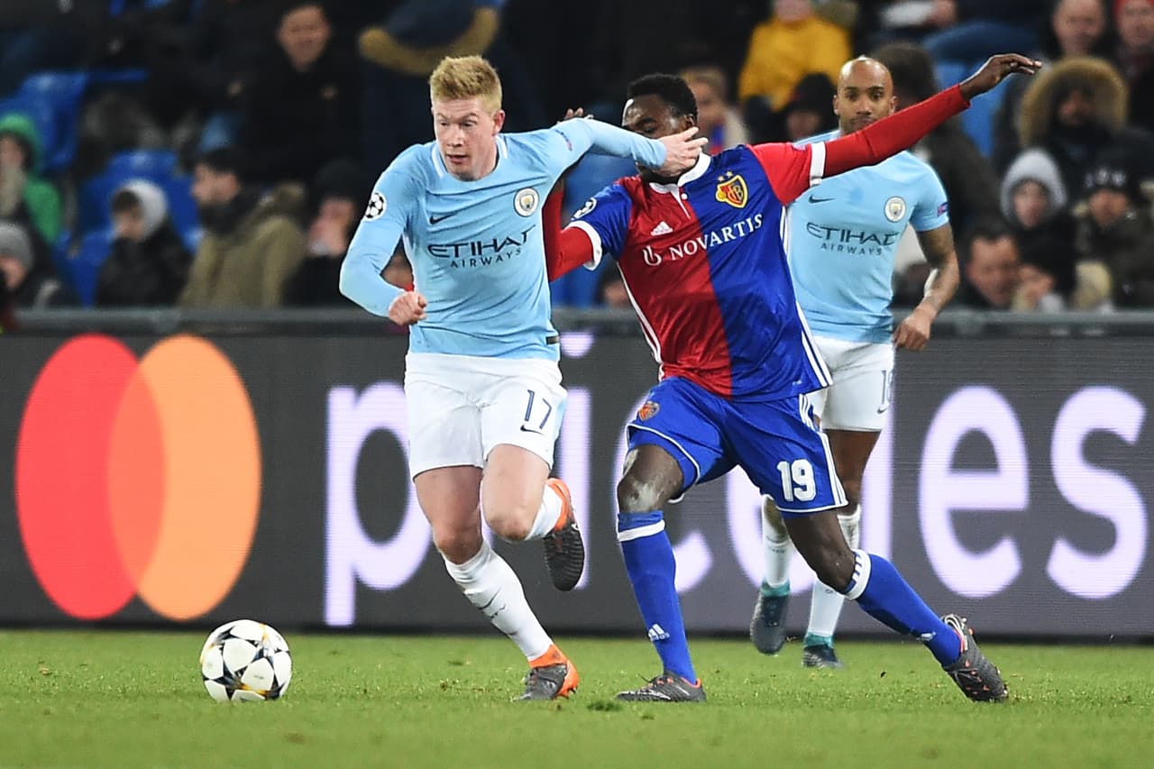 El equipo inglés tuvo la iniciativa y, con el poderío de su nómina, impuso condiciones en el juego de ida, a pesar de estar fuera de casa.