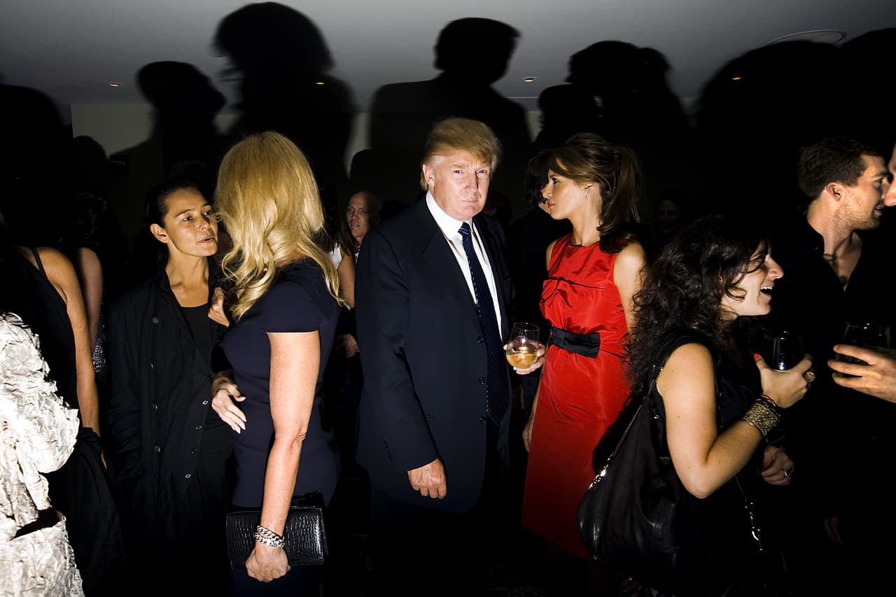 Así eran las fiestas con jóvenes modelos que Trump organizaba antes de entrar en política, muestra un nuevo informe