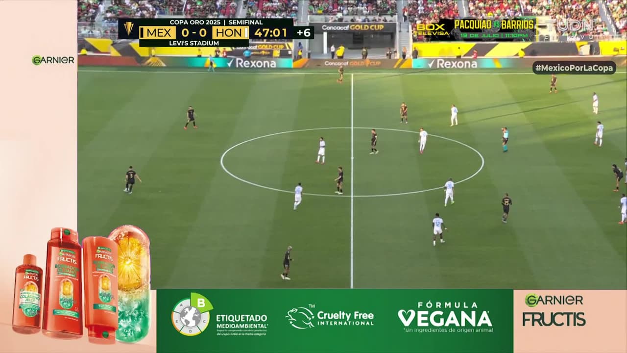 ¡Hasta al mejor cazador se le escapa la libre! El remate de Raúl Jiménez se fue desviado