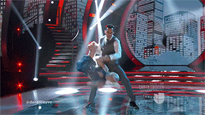 <a href="http://www.univision.com/shows/mira-quien-baila/danell-leyva-escribio-un-poema-de-tango-sobre-la-pista-de-mqb-la-pluma-su-bailarina-video">Danell Leyva escribió un poema de tango sobre la pista de MQB (La pluma: su bailarina)</a>