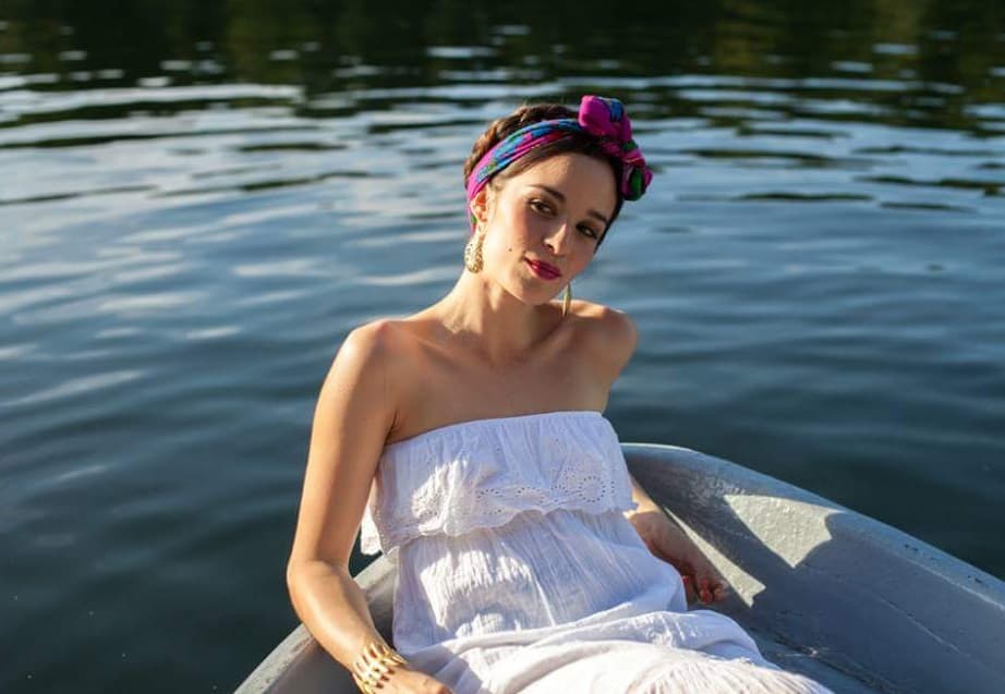 Monsieur Periné compite en las categorías Mejor Nuevo Artista y Álbum del Año.