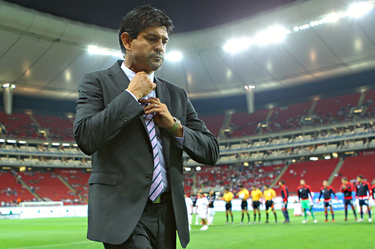 El rival, Necaxa, lucía como el mejor para recobrar la confianza en caso de ganar, ya que los Rayos se encontraban entre los primeros 10 mejores equipos del torneo.