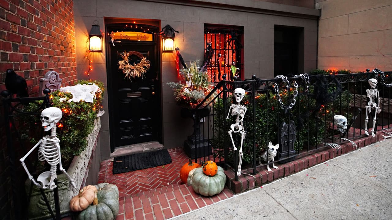 Eventos a los que puede asistir en familia para celebrar de forma segura el Día de las Brujas