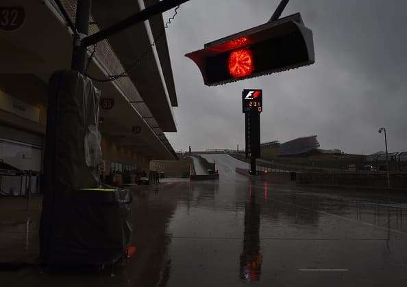 Los pilotos de la Fórmula 1 comenzaron los primeros ciclos de práctica del Gran Premio del Circuito de Las Américas en Austin a pesar de la alerta de fuertes tormentas.