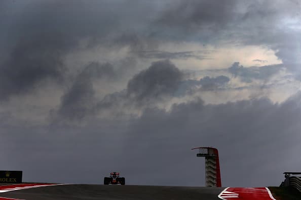 Los pilotos de la Fórmula 1 comenzaron los primeros ciclos de práctica del Gran Premio del Circuito de Las Américas en Austin a pesar de la alerta de fuertes tormentas.