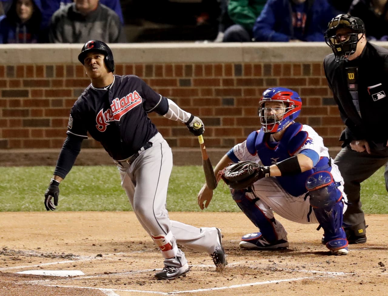 La historia comenzó con tristeza para los locales que, aún con esperanza, vieron como José Ramírez pegó un home run en el segundo inning para irse en ventaja.