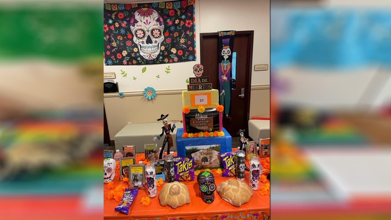 <b>Algunos de los alumnos que participaron en esta tarea son de Uvalde</b>, y compartieron con el resto de sus compañeros la dura experiencia que vivieron en su ciudad.