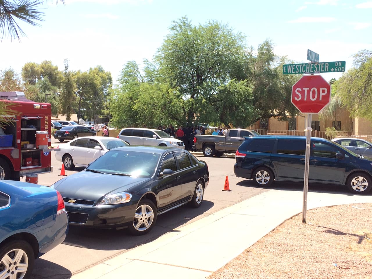 Sospechoso de robo se atrinchera en un centro de ancianos y muere tras recibir disparos