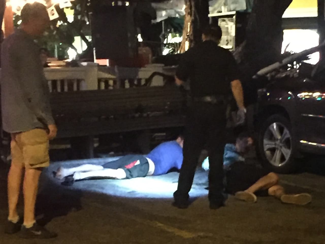 Según reportó TMZ, el cantante fue acusado de delito menor de agresión y de oponerse sin violencia a un oficial.