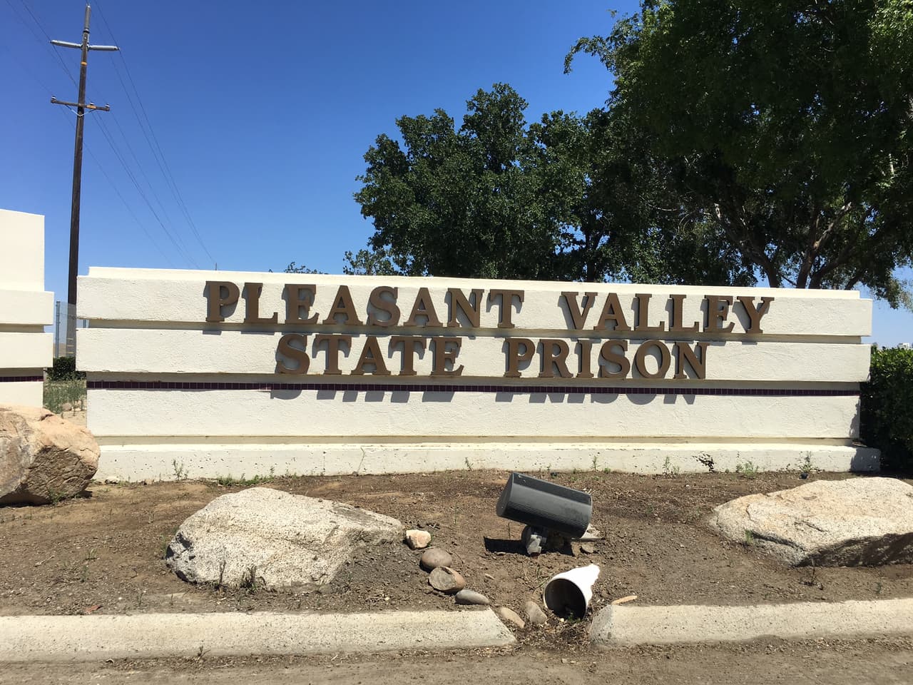 Acceso de la cárcel Pleasant Valley, en el norte de California, donde David Díaz ha estado desde 2015.