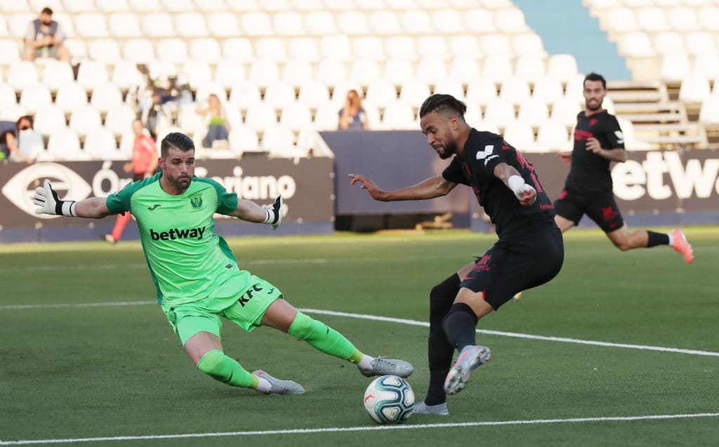 Javier Aguirre y el Leganés siguen cayendo en picada, estan situados en la penúltima plaza con 25 unidades, a cinco puntos del Mallorca que esta en antepenúltimo y por encima a un punto por encima del Espanyol, quienes no han jugado su partido de la jornada.