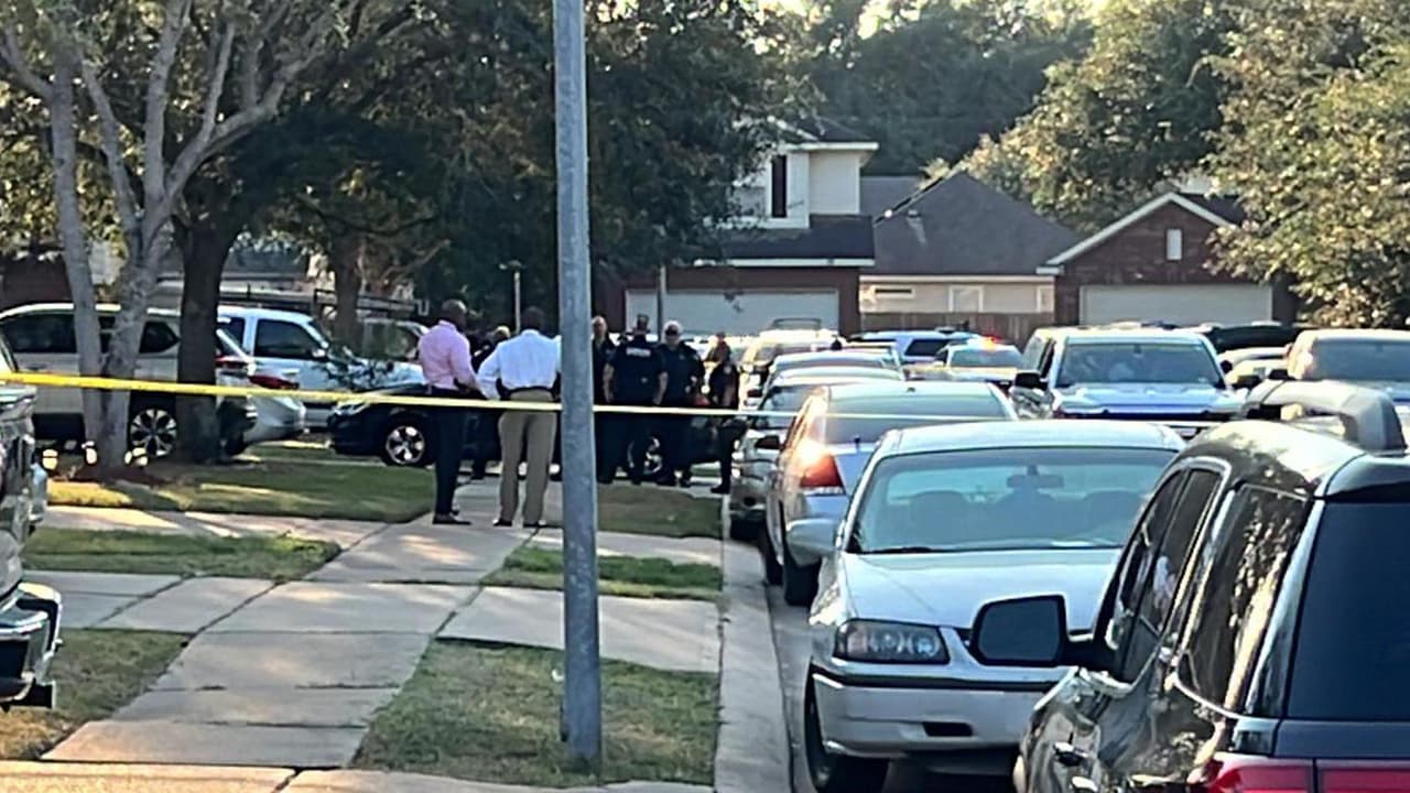 Diez minutos más tarde, el hombre disparó contra la mujer, familiares que estaba dentro de la vivienda escucharon lo ocurrido y llamaron a las autoridades.