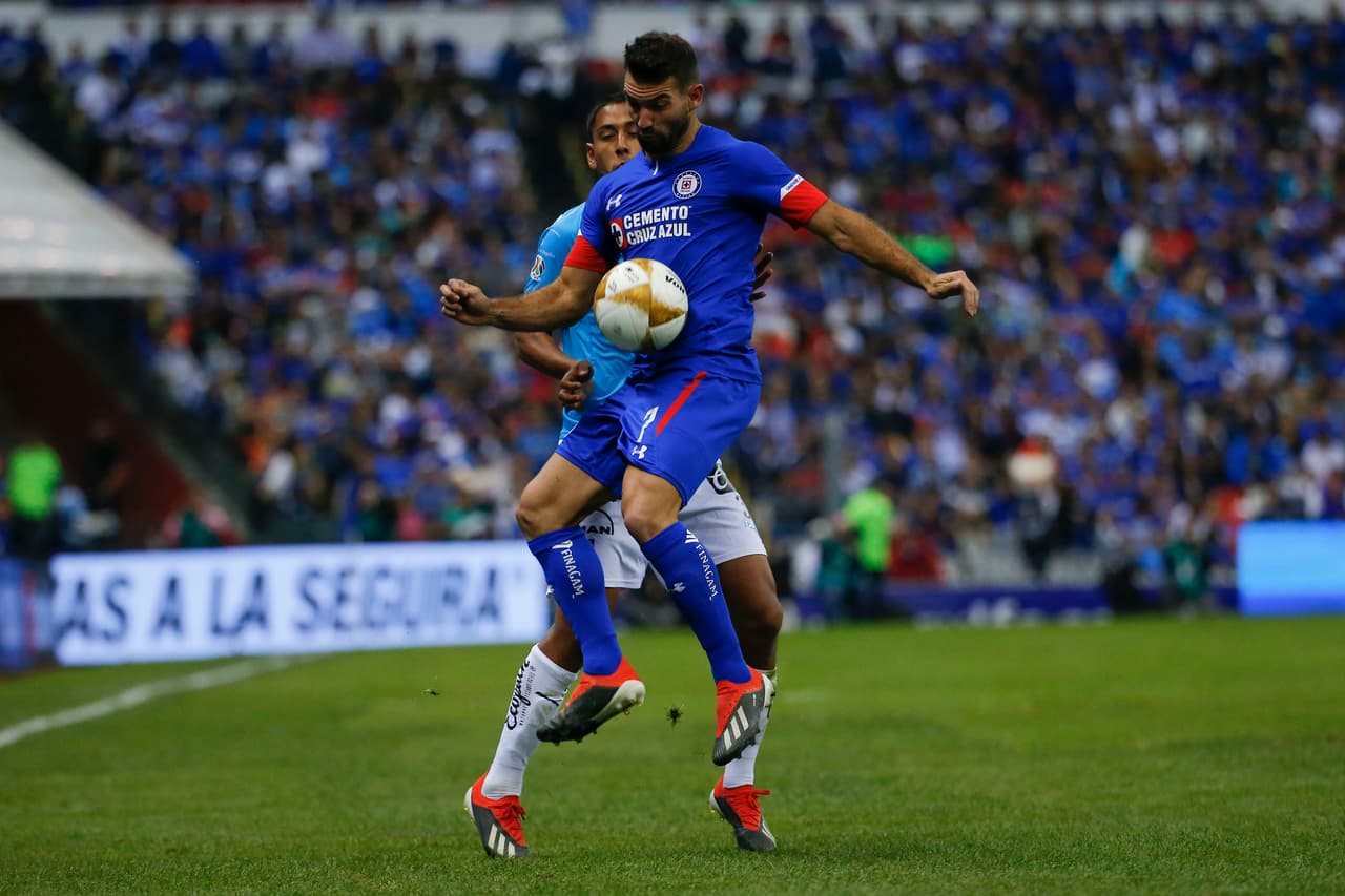 <b>Martín Cauteruccio (Cruz Azul)</b>. El uruguayo cerró con gol en juegos seguidos en las Jornadas 16 y 17 pero se apagó en Cuartos ante Gallos. Debe volver a calentarse dentro del área, su equipo lo pide.