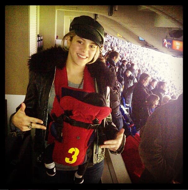 Y además, enseña a sus hijos a admirar el trabajo de su papi.