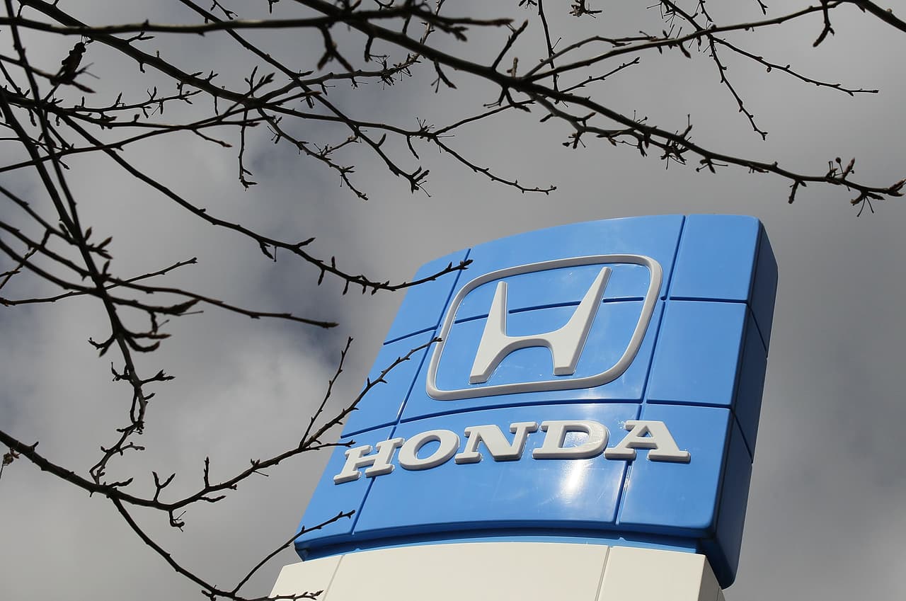 Según Honda, el Civic fue llamado a revisión en diciembre de 2011 por el inflador del lado del conductor y luego en noviembre de 2014 para el inflador del lado del pasajero. La compañía también dijo que durante ocho años envió más de 15 avisos por correo, hizo numerosas llamadas telefónicas e incluso visitó a los propietarios del auto, pero que nunca se realizaron las reparaciones que no suponían ningún costo adicional para ellos.