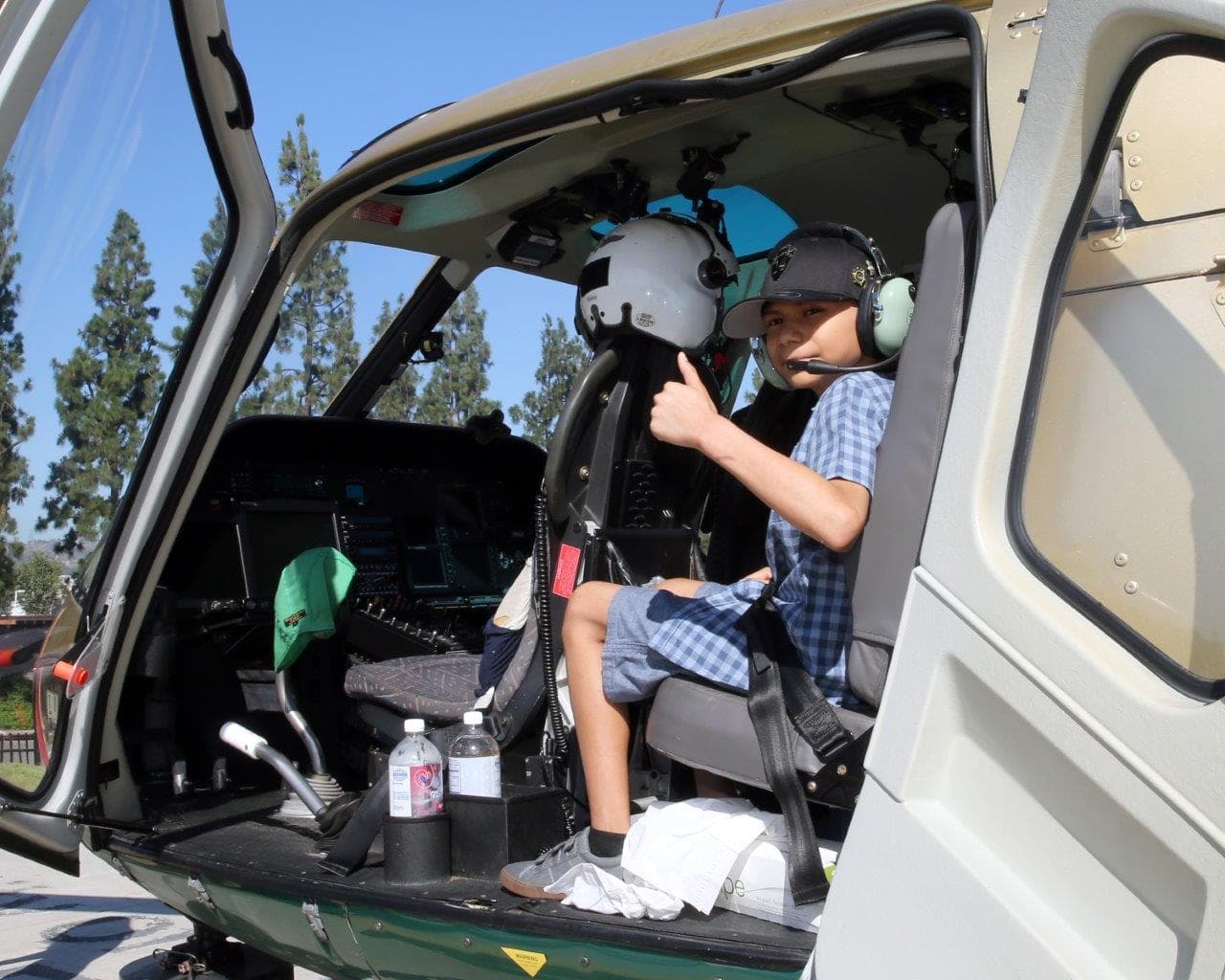 El menor conoció varias áreas de la corporación.