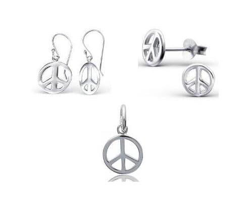 El símbolo de 'amor y paz' tomó fuerza en esta época, en el mercado había aretes, anillos, dijes, mancuernillas y muchos productos más.