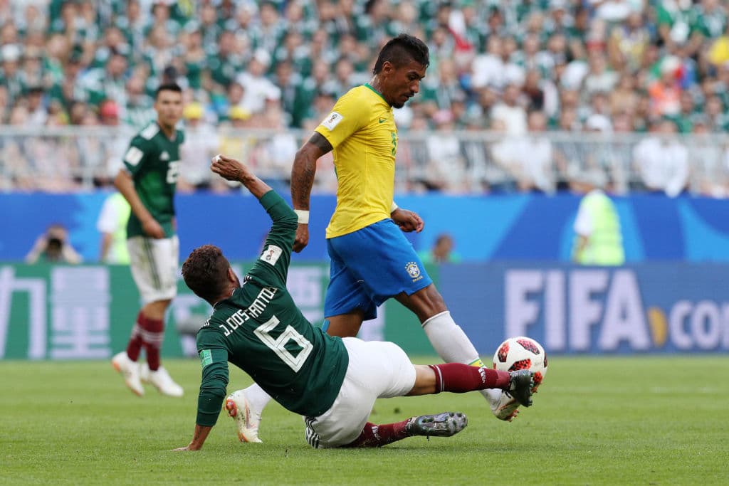 Jonathan Dos Santos entró al minuto 10 del segundo tiempo por Édson Álvarez con la idea de dominar más en medio campo, en el segundo cambio para México.