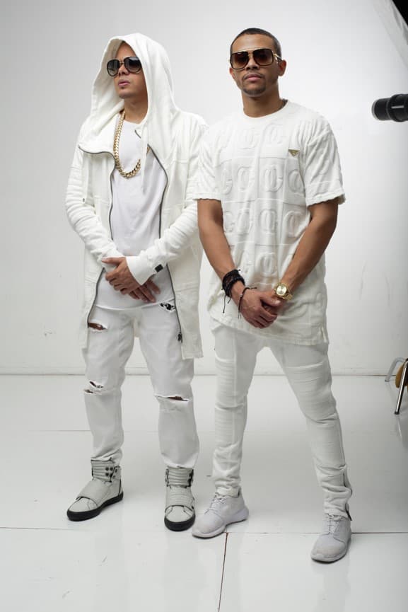 <h2 class="cms-H2-H2"><b>Luny Tunes</b></h2>
<br>
<br>El icónico dúo de productores dominicanos tendrá una participación especial 
<br>como productores de la gran apertura de Premios Juventud.
<br>
<br>