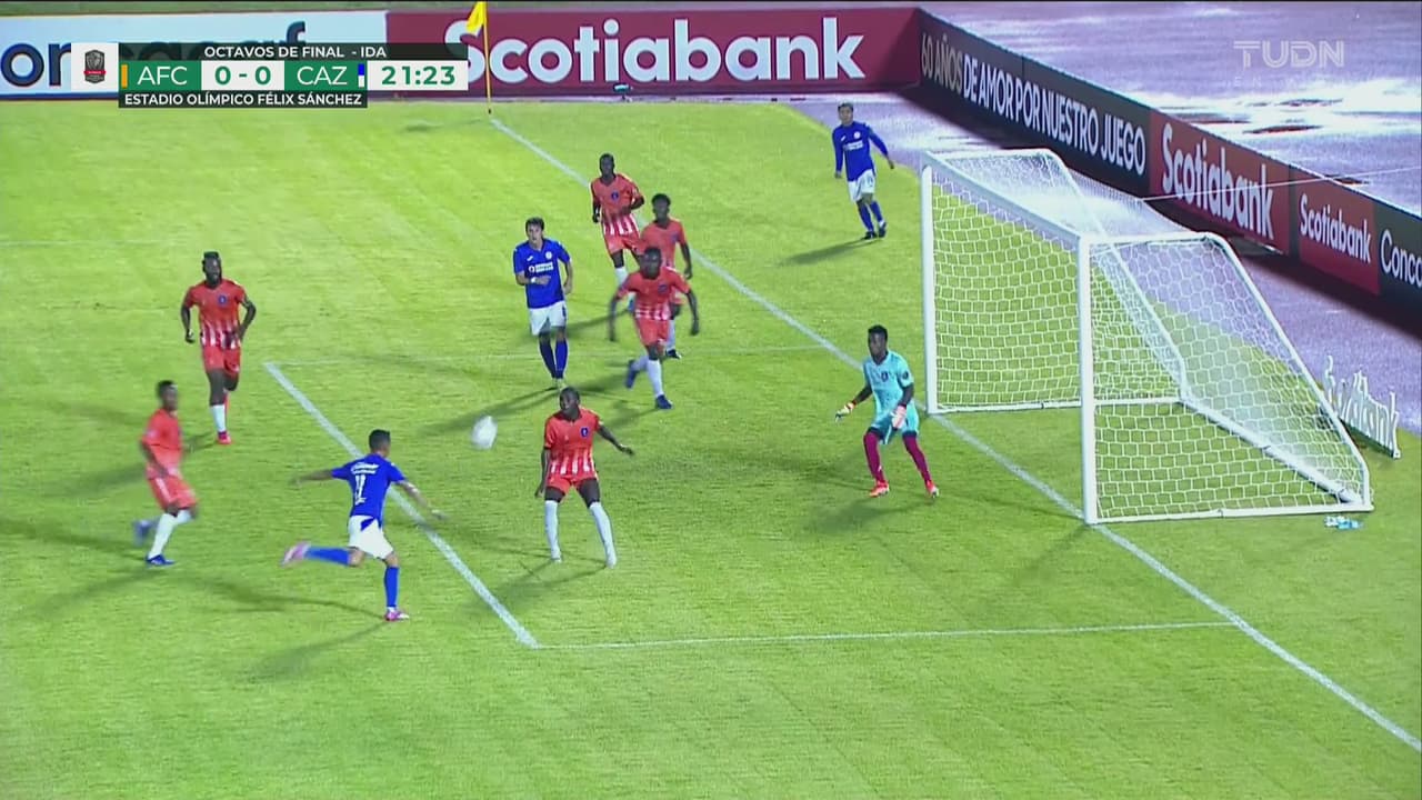 ¡Volea poderosa! Gooly Elien salva de milagro ante Elías Hernández