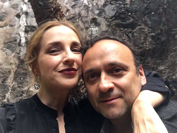 También con actores experimentados como Eduardo España.