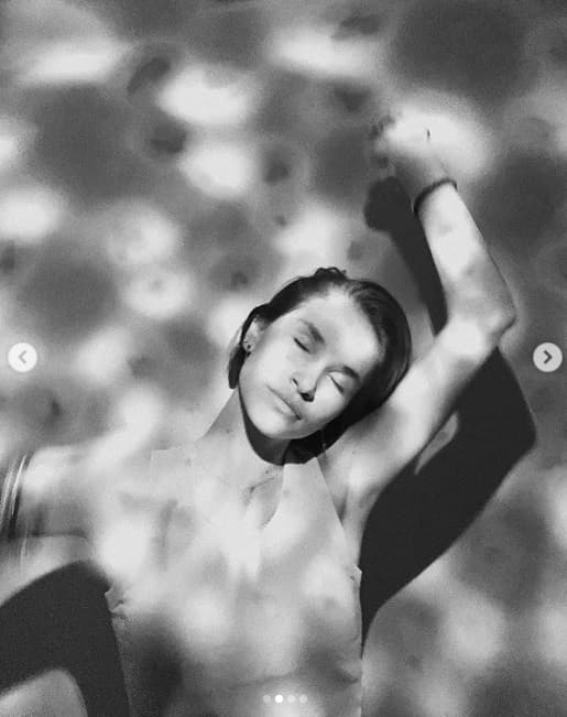 Las tres tienen gustos y personalidades distintas pero empatan en sentimientos y valores inculcados por su familia.