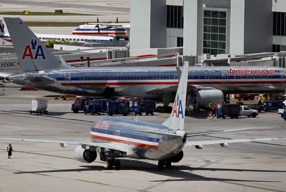 De acuerdo con un comunicado de AA, la empresa "planea pagar sueldos, cobertura de salud, vacaciones y otros beneficios a los empleados sin interrupción".
