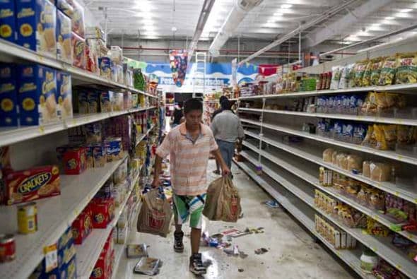 Y desarrolla vientos sostenidos de 130 kilómetros por hora y rachas de hasta 155, y se desplaza al noreste a 20 kilómetros por hora. Con la información de EFE