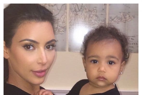 Posando para los paparazzi.