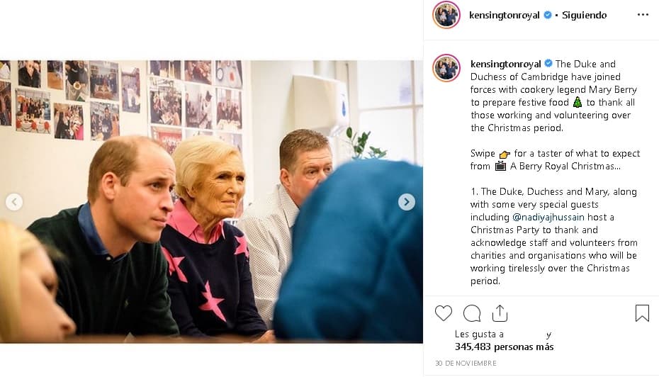 En el programa, los duques de Cambridge visitaron 
<b><a href="http://passage.org.uk/" target="_blank">The Passage</a></b>, una organización benéfica para personas sin hogar. En un momento, una mujer del centro le preguntó al príncipe William si George había heredado de él su gusto por el futbol.
<br>