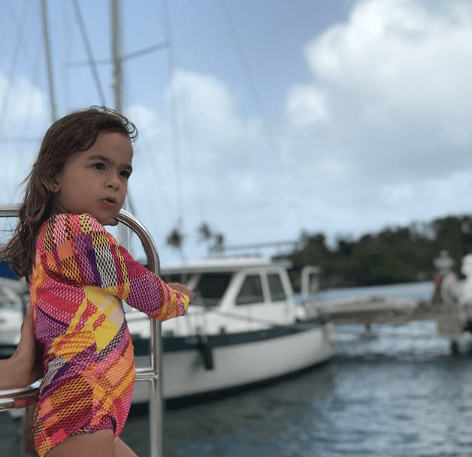 ¿Qué tal esta princesita en alta mar? Michelle ya se siente una niña grande.