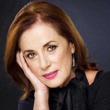 "Otra cosa que ya había dicho es que cada quien escoge su vida y aunque me duela, 
<b>cada quien escoge su vida</b>", dijo la actriz de 77 años. 
<br>