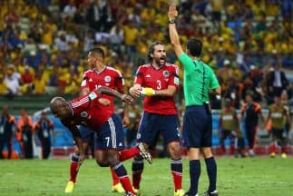 Demandan a FIFA por mal arbitraje en el Brasil-Colombia