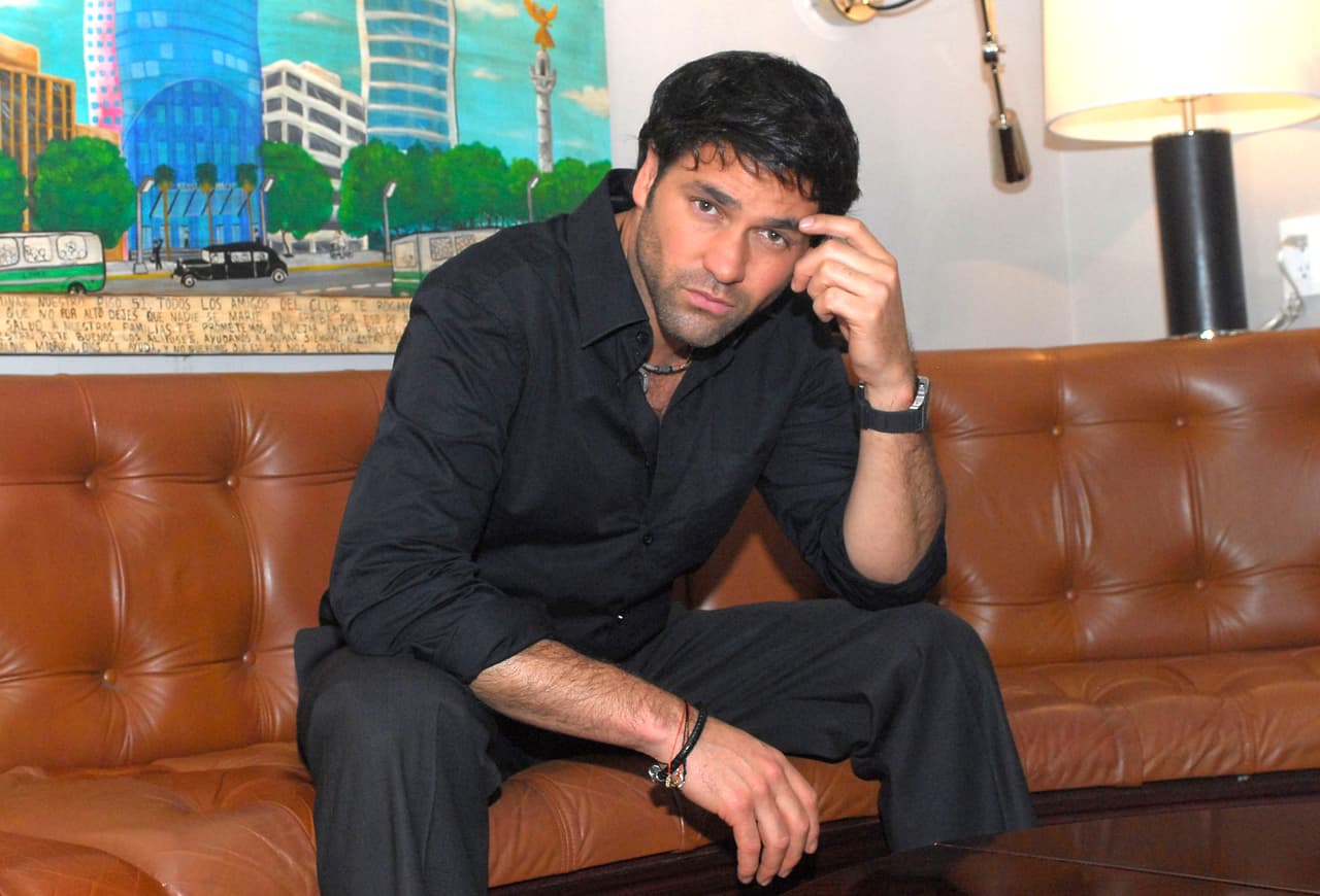 '
<b><a href="http://www.univision.com/temas/jacqueline-bracamontes">Jacky</a></b> te amo con todo mi corazón, pero soy hombre y los hombres somos así. La fidelidad no está hecha para nosotros. Somos animales", es lo que 
<b><a href="http://www.univision.com/temas/valentino-lanus">Lanús</a></b> le dijo a la ahora escritora cuando le confesó su infidelidad.