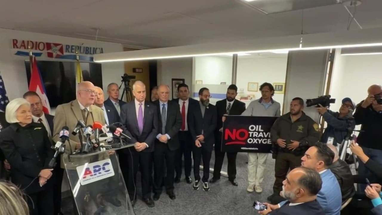 Congresistas del sur de Florida piden suspender los vuelos y las remesas a Cuba