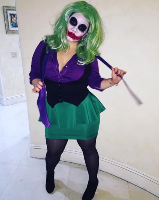 ¡Por poquito no la reconocemos! Maquilló su rostro como el temible 'Jocker'.