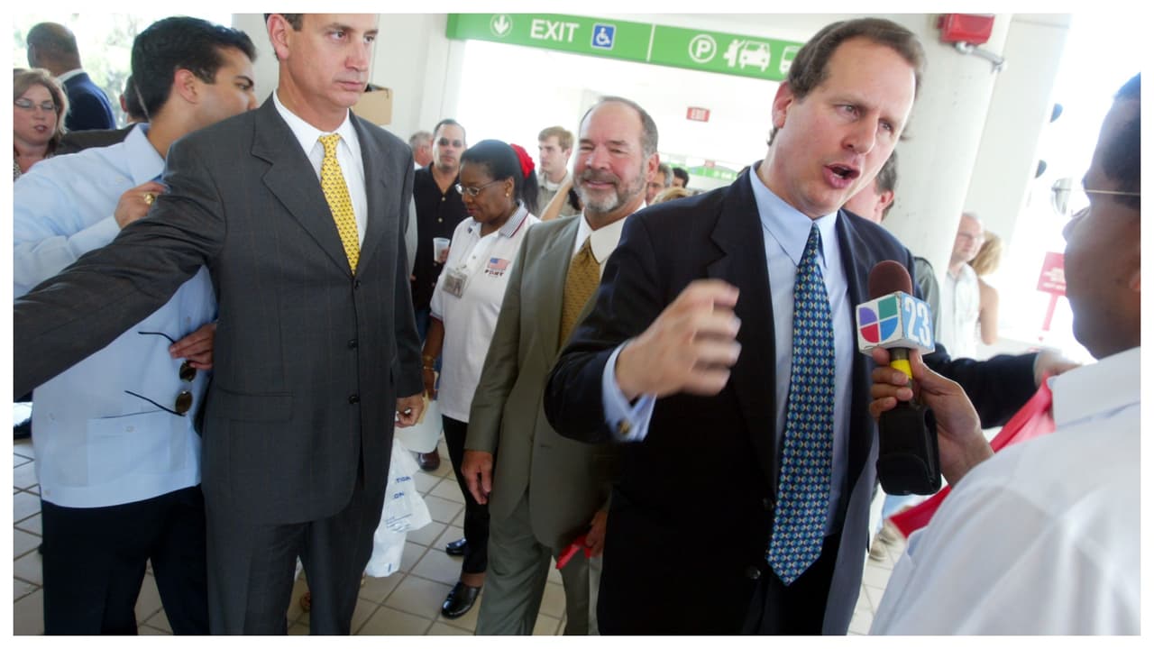 Muere Lincoln Díaz-Balart, defensor de los inmigrantes y luchador por el retorno de la democracia en Cuba 