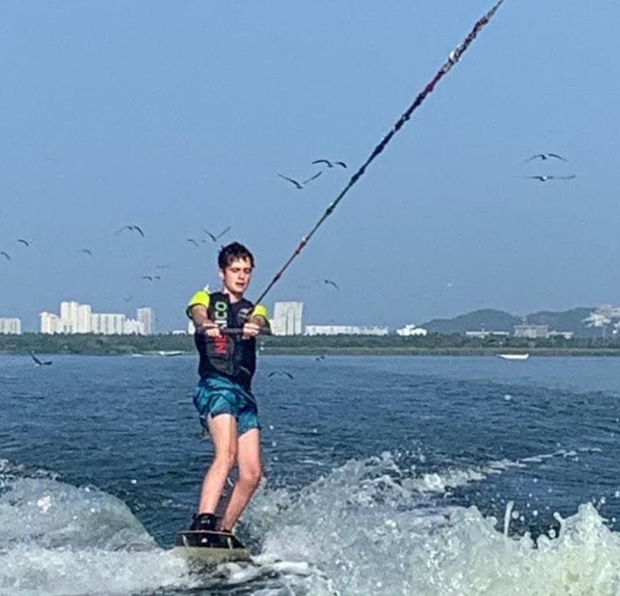 Advirtió que deberá aprender a querer a quien será su nuera porque no quiere perder a su único hijo. 
<br>