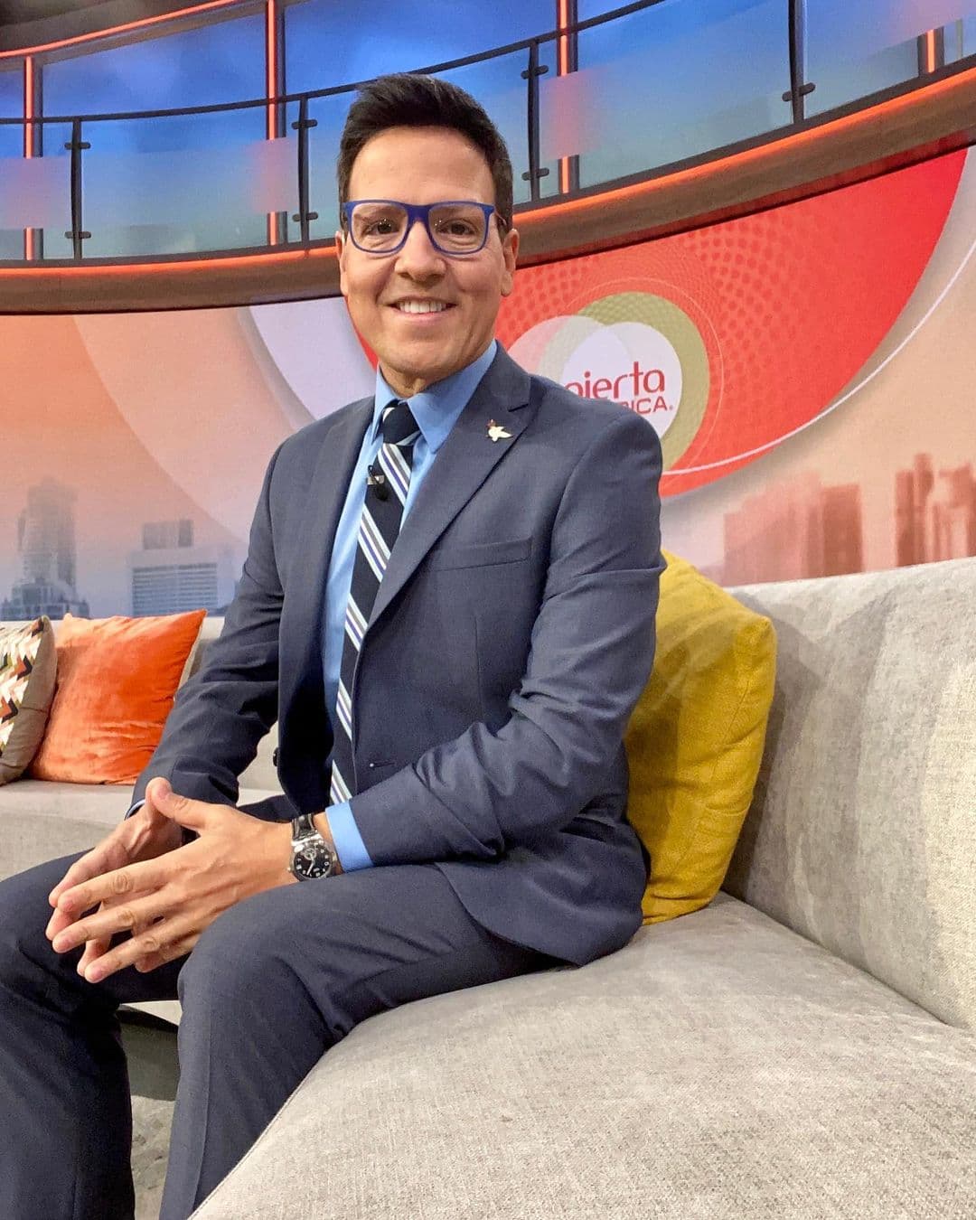 Este cumpleaños es distinto para Raúl, pues lleva el luto en el corazón por la partida de su padre, sin embargo, las muestras de cariño lo reconfortan. Amigos y seres queridos lo han llenado de bellos mensajes desde el inicio del día.