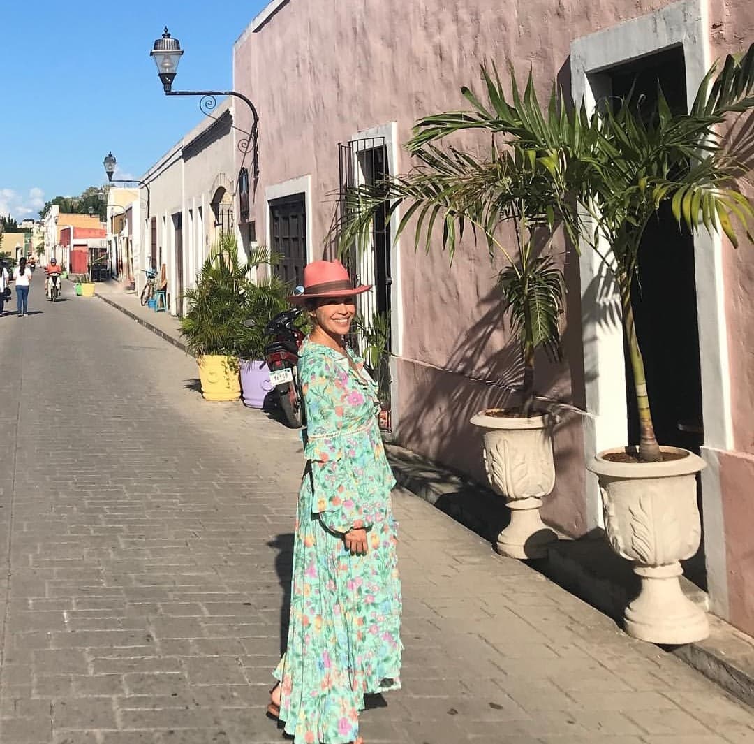 El amor de Karla por su tierra natal es tan grande que el año pasado se escapó con su esposo a recorrer la Riviera Maya, durante su estancia en México paró a disfrutar la ciudad de Valladolid en Yucatán.
<br>