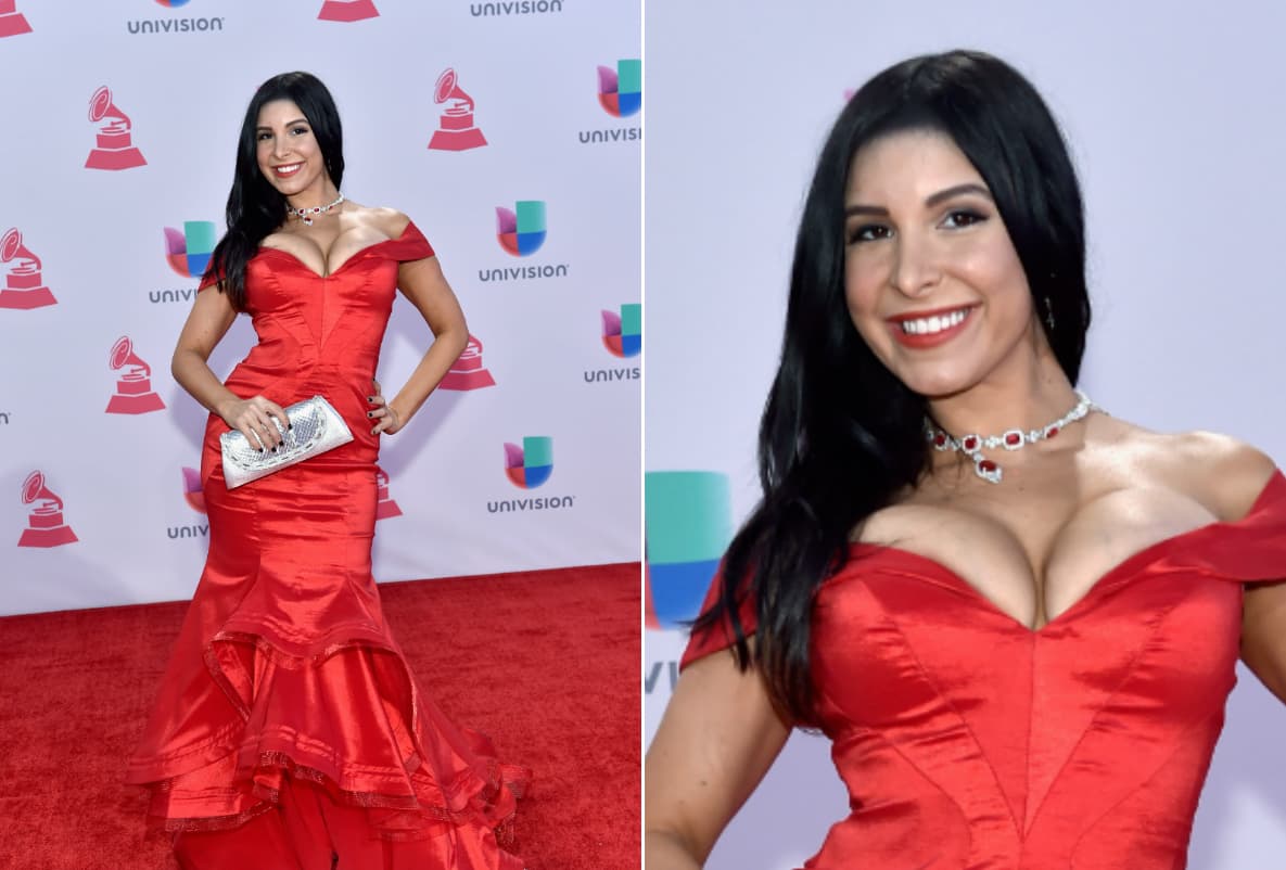 Con un rojo no tan intenso enmarcó su linda sonrisa.