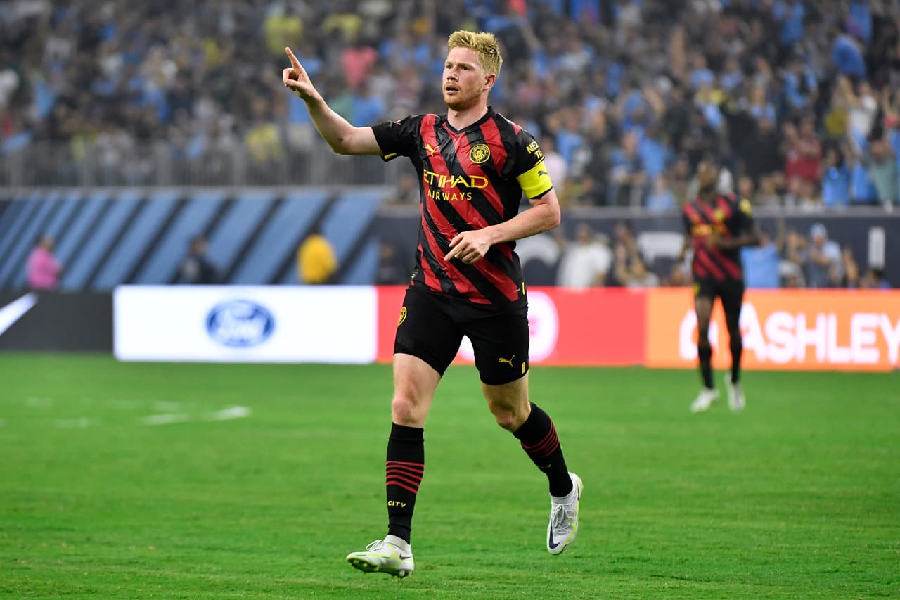 Manchester City metió el acelerador en el momento oportuno y se llevó el triunfo en un buen partido ante un América que no se amedrentó y que salió respondón en el primer tiempo. Hubo conato de bronca.