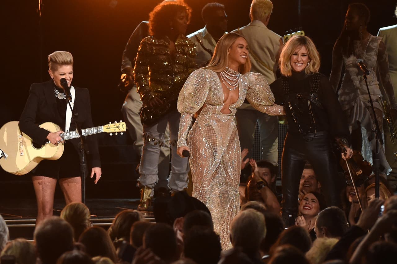 Beyoncé's Gone Country at the CMA Awards