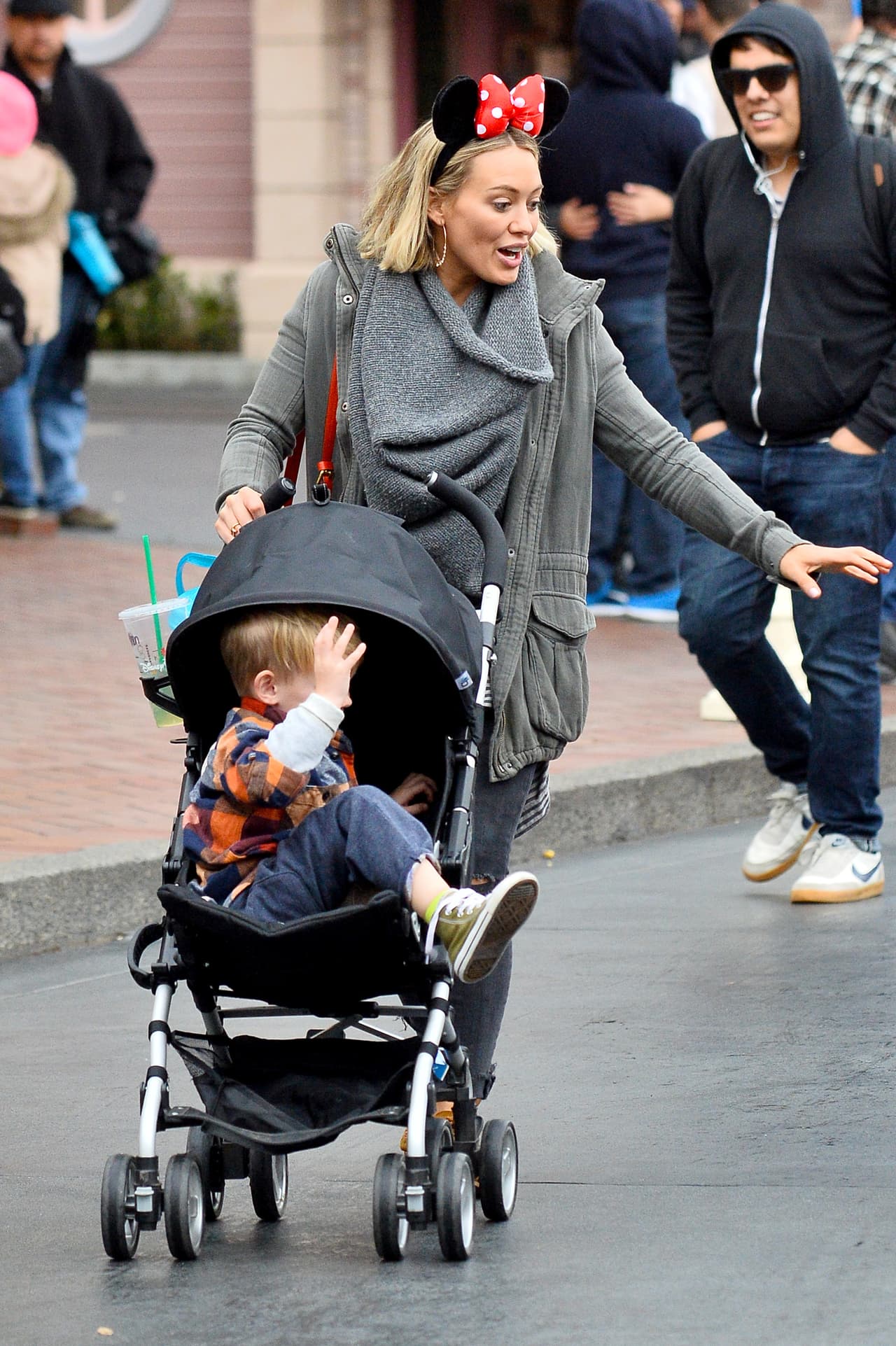 Luca ya estaba desesperado por subirse a los juegos.